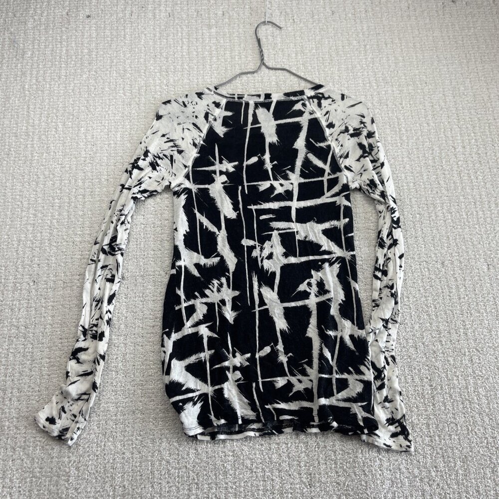 BCBGMaxazira Graphic Print Blouse Black  and White Long Sleeve Womens Size S - Picture 9 of 9